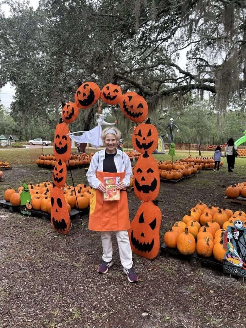 We did readings of The Goopy Ghost of Halloween and handed out meme coins at Happy Haunts Pumpkin Patch in Nocatee. We did readings of The Goopy Ghost of Halloween and handed out meme coins at Happy Haunts Pumpkin Patch in Nocatee.